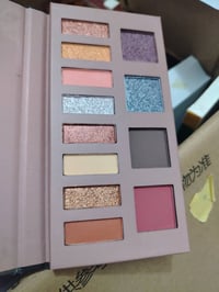 تصفية • مستحضرات تجميل • ١٢٥ قطعة