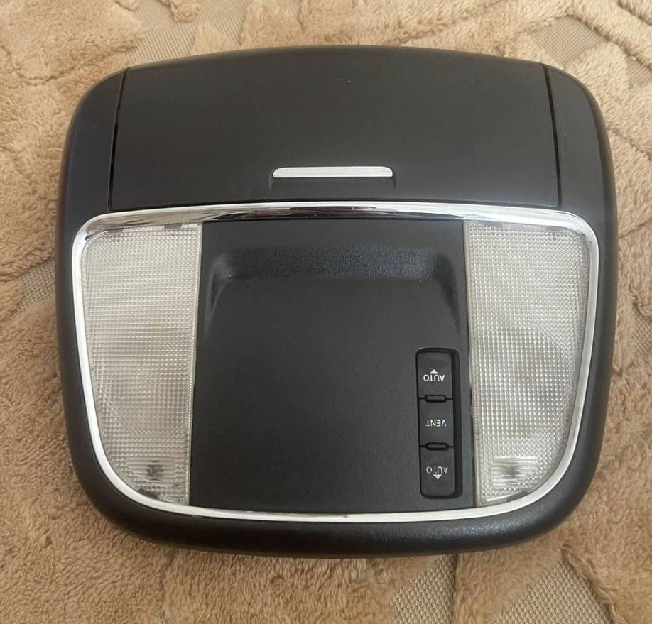 سلام عليكم اخوان
إضاءة داخليه اصليه موديل 19
وحده sxt
وحده sxt فول
التك ب 35 الف
مكاني ديوانية
***********
