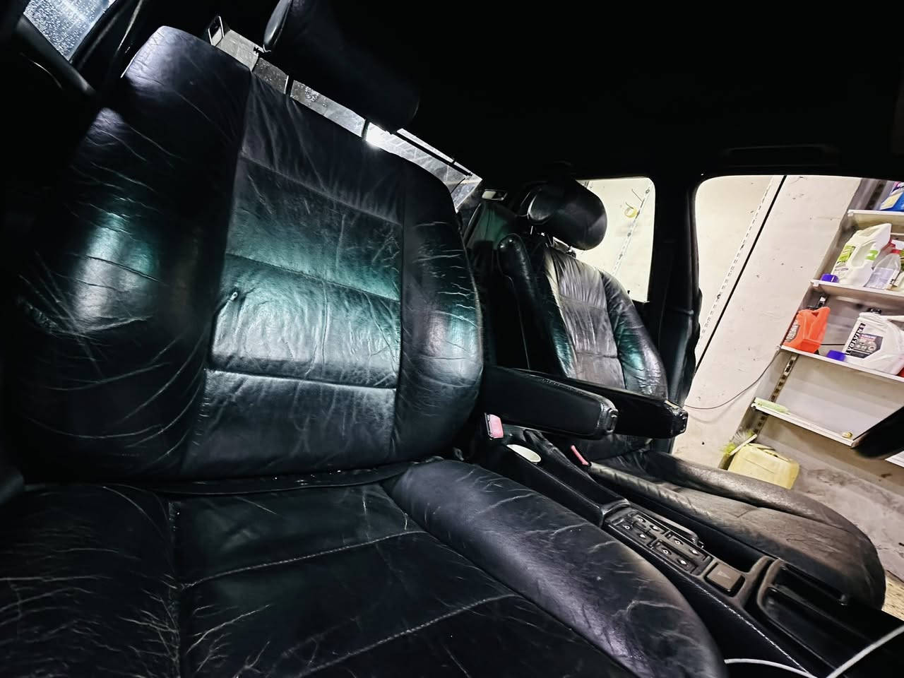 سلام عليكم
شباب كل عام وانتو بخير 
للبيع بي ام 740  اصل بليته سنويه 
سياره مديل 93
مكينه 8 سلندر شرط 
داخل اسود كشن جلد 
كهرب + تدفئه كدام ورا 
فتحت سقف 
دبل ايربك  دركه صقر   
وضعيات الكشنات كلها شغاله 
 خوان لكير بي طبه بل نمره لثانيه تسجب فيشة لتبيس يرجع طبيعي 
منضومة زينون عالي 
منضومة غاز  60 لتره 400 كيلو تمشي 

طخم ورا كدام شرط ايدامه كامله قبل العيد سويتها 
بانكة كهرب تبريد تدفئه شرط 
ويلكب شعاع اصلي تاير فوك لنص عمر 
كابون بانزين بيها تبادل تحويل ويا لسياره 

سياره بيها طخه بجاملغ ليسار. شرط بدون معجون ودواخل صندوق 

رقم نينوى باسمي  شرط التحويل 

خوان سعر 73  
رجاءً اقرا لمنشور زين وخابرني وبل خدمه 
*********** واتس اب 
*********** مفتوح خط اسيا
