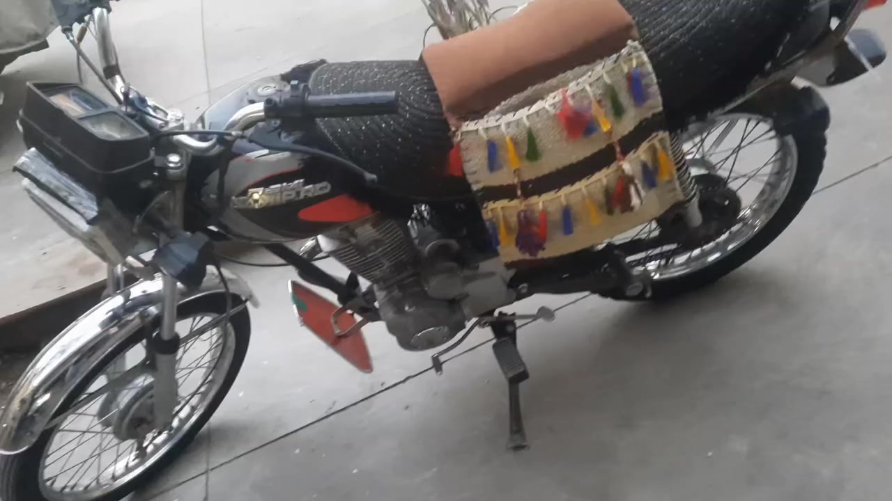 سلام عليكم دراجه ايراني للبيع ٥ كير سلف كهربائيات شغال موديل ١٨ العنوان خانقين الشراي يتصل والمو شراي لايتصل السعر ٣٥٠ قفل ***********
