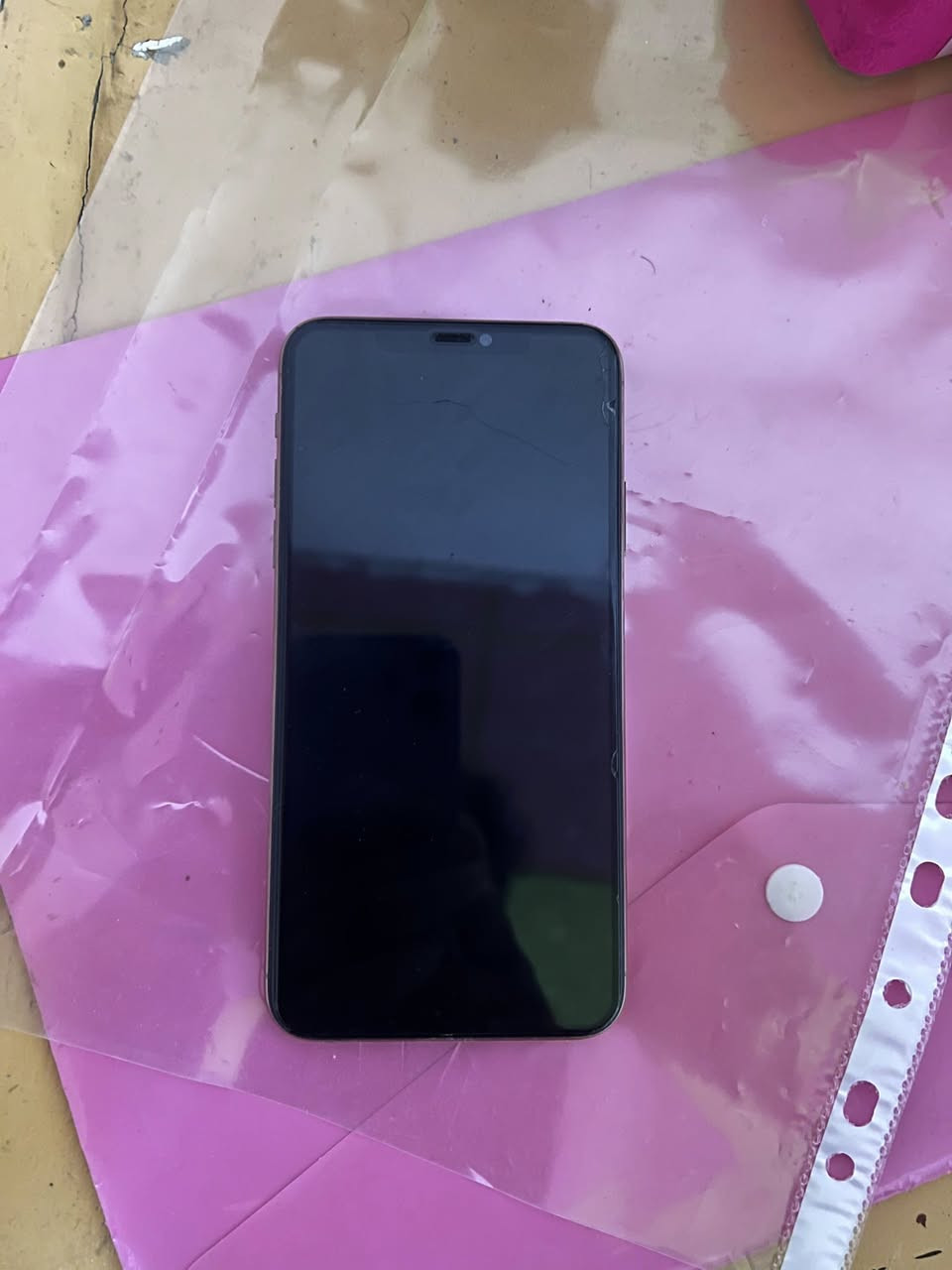 ١١ برو ماكس بطاريه ١٠٠ جهاز  اي نقص مابيه لا كسر ولا شخط جاهز كله مبدل بيه شاشه اصيله وبطاريه وكاله ذاكرته ٢٥٦ سعره ٣٠٠ وبيه مجال قليل رقمي ***********
