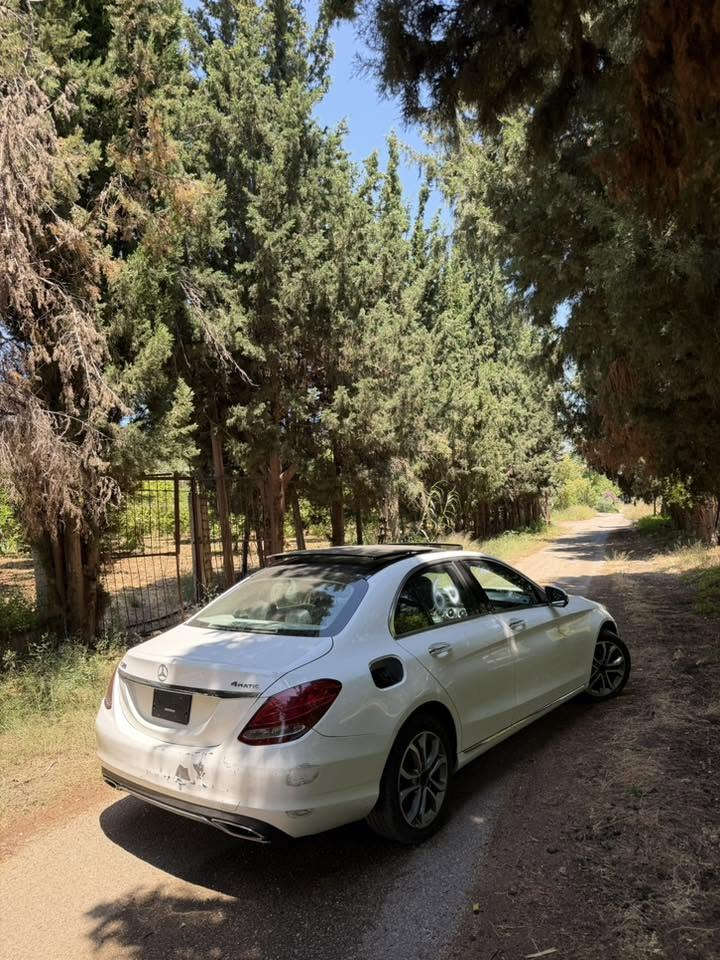 MERCEDES BENZ C-CLASS 300 4MATIC 
MODEL : 2018 
Clean carfax ‼️🔥🔥
Mileage : 84.000 miles
Super clean 
Panoramic 
Moter vetes sherke 🪬
Price 🔥
☎️☎️ : 03487131 
##c300 #mercedes #f


**إذا كنت صاحب هذا الإعلان وتريد حذفه لأي سبب، رجاءا أرسل رسالة إلى الدعم الفني**