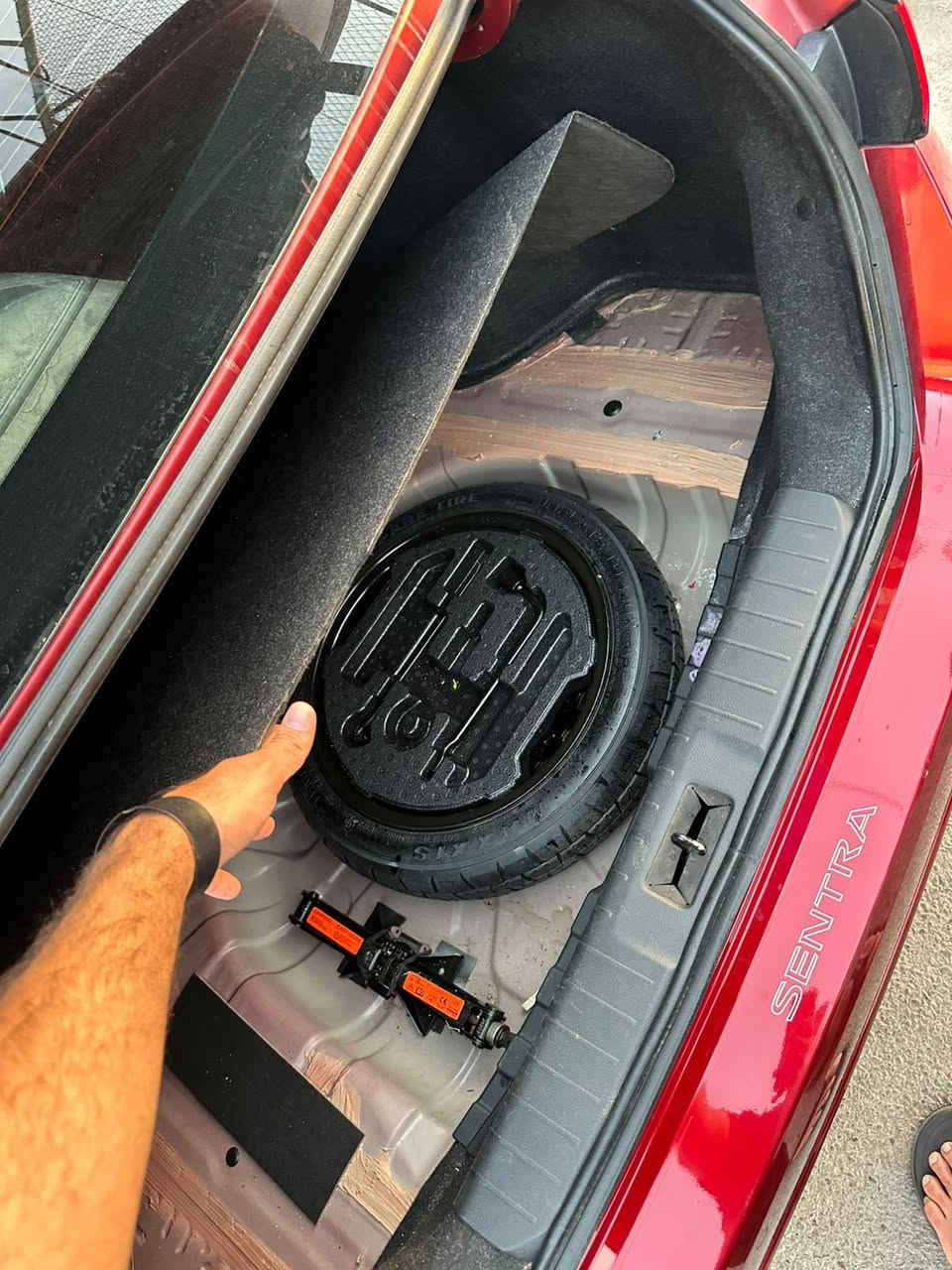 نيسان سنترا 2022 
بيها 3 قطع صبغ وحادثها موضح بالصور 
فول مواصفات 
السعر 135 وبيها مجال 
كشنات جلد لونين 
كشن كهرباء 
كشن + ستيرن هيتر 
فتحة سقف 
رادار امامي 
رادار جانبي 
رادار خلفي 
انارة داخلية بلادي تغيير الوان 
مكان السيارة بغداد 
مكلف بالنشر 
الاتصال بالرقم ***********
