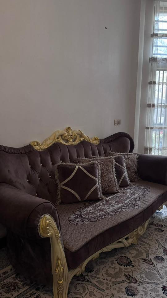 طقم جلوس تخم ١٠ مقاعد
خشب زان مصري أصلي
قماش فاصوليا شامول مقدّف
ويا طبلة وسطية
ويّاها إكسسوارات كاملة عالطبلة
•ساعة جدارية 
• بردات
•السبلت 🎁

شغل مرتب وثقيل يليق بالذوق العالي 👑
السعر: مليون وبي مجال

للاستفسار والمشاهدة راسلونا 📩
***********
