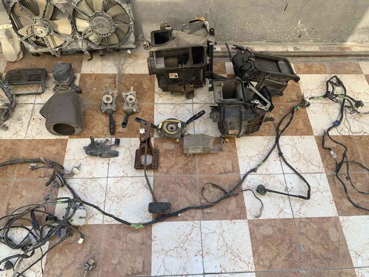 سلام عليكم
غراض كورلا موديل 2000

كله نضيفه وشغاله

مكاني فلوجة 

ابيعه شلع***********

***********
