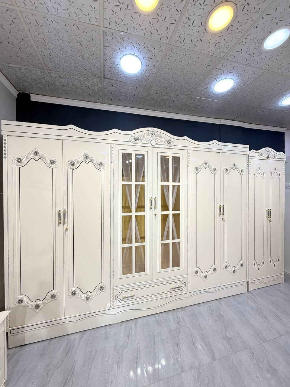 حياكم الله زبائننا الكرام 
وفرنا لكم غرف نوم شغل عراقي 
جودة عالية متانة تدوم سنين
تصاميم عصرية وكلاسيك تناسب كل الأذواق
 أسعار مناسبة للجميع
 توصيل لكل المحافظات
للحجز يرجى مراسلة الصفحة أو ترك تعليق ويصلكم الرد فوراً
يتوفر واتساب ايضا 
***********
