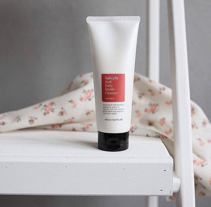 غسول كوسركس مناسب للبشرة :
المعرضة لحب الشباب
والبشرة الدهنية والبشرة المختلطة 
والبشرة التي تعاني من الرؤوس السوداء

🟥 منظف رغوي مقشر بحمض الساليسيليك اسيد يقلل من ظهور حب الشباب ويعزز نضارة البشرة مناسب جدا للبشرة المعرضة للحبوب

🟥 يتكون من 0.5٪ حمض الساليسيليك ومكونات نباتية مختلفة بما في ذلك زيت شجرة الشاي وماء لحاء الصفصاف ،
يزيل حمض الساليسيليك خلايا الجلد الميتة ويفسح المجال لخلية الجلد الجديدة ؛
 
✅ فعّال للغاية في تنظيف البشرة الدهنية 🌷🌷الزائدة دون تهييج أو تجفيف بشرتك. مثالي للاستخدام سواءً في النهار والليل لإنتاج فقاعات وفيرة مع ملمس ناعم ولطيف.
#كوري

#تبيض_نضارة_ترطيب_اشراقة
#توحيد_لون_البشرة
#يعالج_حب_الشباب_الكلف


**إذا كنت صاحب هذا الإعلان وتريد حذفه لأي سبب، رجاءا أرسل رسالة إلى الدعم الفني**