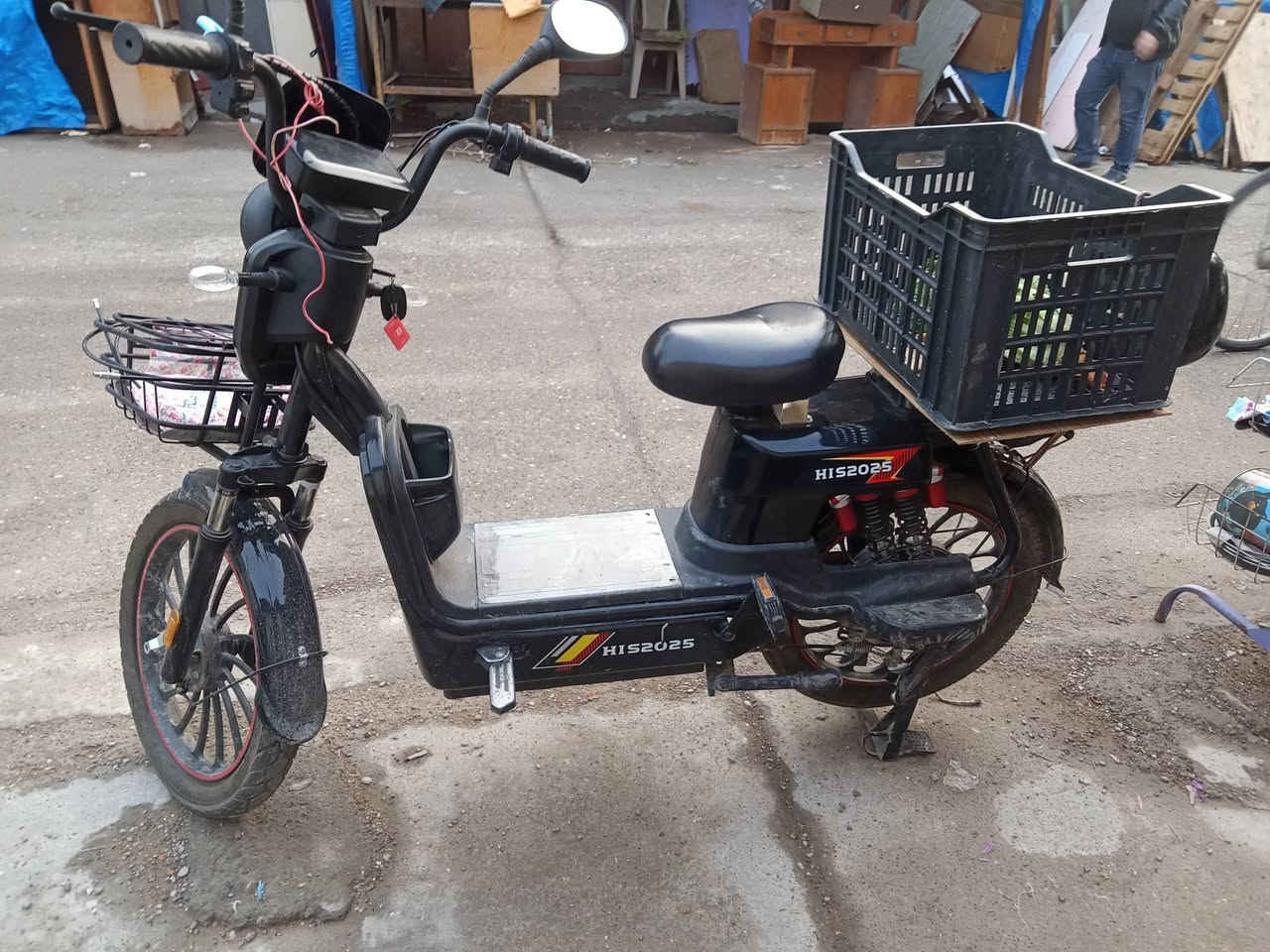 دراجه شحن للبيع نضيف فول
شرط ماماشي هواي بعده جديد  4 بطاريات موديل 2025 لون اسود مكاني 
كركوك سوق القوريه 
 للاستفسار ***********
