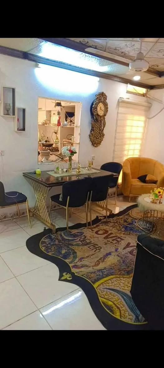 اعلان🔔دار للبيع طابو صرف خارطة سليماني⚡️
مساحة 150 متر طابقين ونصف 
واجهة 6 متر
الموقع♦️كركوك منطقة ساحة الاحتفلات نهاية  السايدين خلف  الشارع التجاري مال معوقين مكان مميز✅
يتكون الدار 🏠
الطابق الاول:كراج دفن ▪️حولي▪️استقبال ▪️هول ▪️غرفة منام ▪️صحيات
الطابق الثاني▪️غرفة نوم كبيره▪️صاله▪️صحيات
الطابق الثالث:غرفة نوم ▪️بلكونه كبيره
💯مع الدار بأتي كاونترات المطبخ مع اربعه سبالت جديده
السعر خاص لطفاً 💵
✅ احصل على منزل أحلامك معنا، نحن مكتب عقاري موثوق ومتخصص في تلبية احتياجاتك السكنية
لاتتردد في زيارتنا او الاتصال بنا •                                         👑جنة الامل للعقارات 👑
 📞***********  ابو جنة
📞 *********** ابو يوسف
 📞***********  احمد
الفرع الأول : دوميز منطقة ال 55 مقابيل #تانكي #دوميز
الفرع الثاني : حي الواسطي مقابيل #باب اللواء ٦١ وقرب # تقاطع #الاصدقاء
                    #صفحة #المكتب 
https://www.facebook.com/profile.php6&mibextid=ZbWKL
