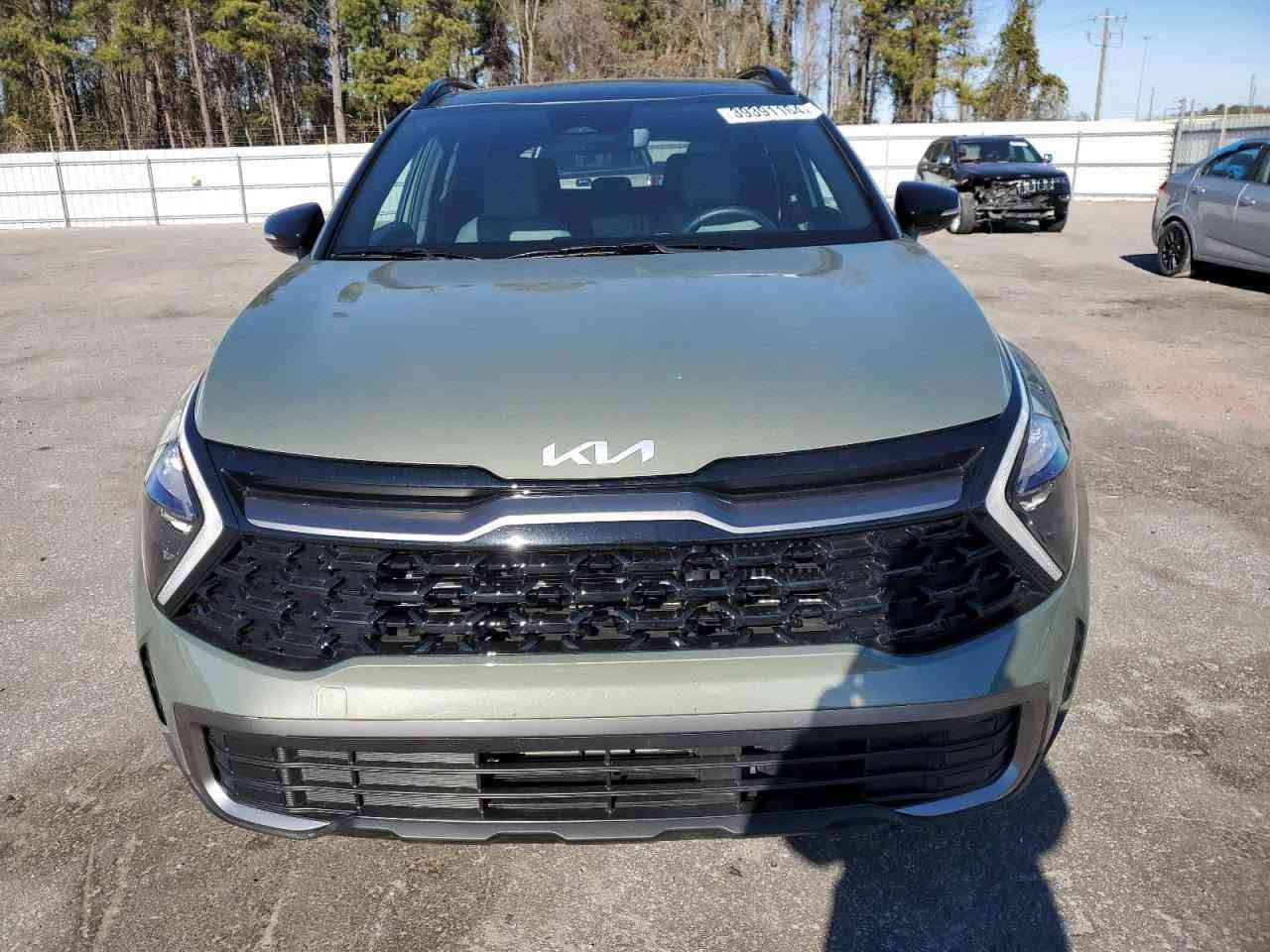 اعلى فئه بكل سيارات سبورتج فول لحد يقارنها بالفئات الاقل منها والمهجومه اترجاكم
‏2023 Kia Sportage X Line
 كيا سپورتاج  2023   plug in Hybrid
يعني تكدر تستخدم سياره كانما سياره كهربائيه 
وتكدر تستخدمها  نظام الهجين 
وتكدر تستخدم نظام الوقود انته بكيفك علما تكدر تشحنها شحن خارجي ايضأ وتستخدمها كسياره كهربائيه بصوره تامه وتنسى محرك وبانزين ودوخته 
عداد المسافه 65  الف 
لون زيتوني مميز 
حادث فقط قبغ جنطه بسيط كلش صلحته بارد ومقتنعت بي سويته على حار وبعدني مصابغه قطره صبغ ماكو بيها 
 وتبريد ثلج     
فول  موصفات    
مواصفاتها :
1-بنوراما
2-بصمة  
3-شاشة كبيره على طول دشبول 
4-كاميرا دوارة 
5-رادارات / رادار امامي /رادار جانبي /رادار خلفي
6-حساسات خلفي 
7-خرائط نظام كيا مفعل بيها اصلا 
8-كشنات تدفة‏ 
9-كشنات جلد .
10-دفع رباعي  نضام جبلي وثلجي وترابي
11-نزول منحدرات                                                    
12-كشنات كهرباء
13-تبريد قطعتين 
14-اوتوهولد 
15-ويل كروم 
16-مسجل ناطق مفعل
17-بلوتوث USB ابل كار بلاي والاندروير . 
18-حاجب ليد
19-نقطه عمياء
20-مراة تعتيم
21-اشاراة بالمراياة الجانبيه                                     
22-فول تحكم ستيرن                                             
23-كير ماوس                                             
24-اوتو بريك                                                        
25-بريك بصمة                                                       
26-زنون + Led
27-شحن اللاسلكي                                                            
28-‏داخل اسود جلد 
29-نضام قياده أيكو + سبورت + نورمل
30-مثبت سرعه
31-تحديد مسار والقياده الاليه 
32-دمامات صوت  
33-لايت بلادي Led +  زينون ‏دبل زينون اصلى . 
34-رادار الخطوط البيضاء 
35لايتات اربع عدسات + ليد 
‏36-شاشة إلكترونية
37-تشغيل عن بعد 
‏AUTO HOLD-38
‏39-Auto start
40-منفذ شحن في المقاعد الأمامية
41-تبريد منفصل السائق عن الراكب مع دكتات تبريد خلفية.
فول فول افتح الباب توكع مواصفات
وبعد كومه مواصفات بيها مكان سياره بغداد الامين 

رجاء شباب هاي سياره تختلف عن سيارات الشايفيها والله روحو شوفوها

السعر 245 ورقه وبيها مجال شي بسيط 
إي استفسار 
***********
مكان بغداد الأمين
@إشارة

