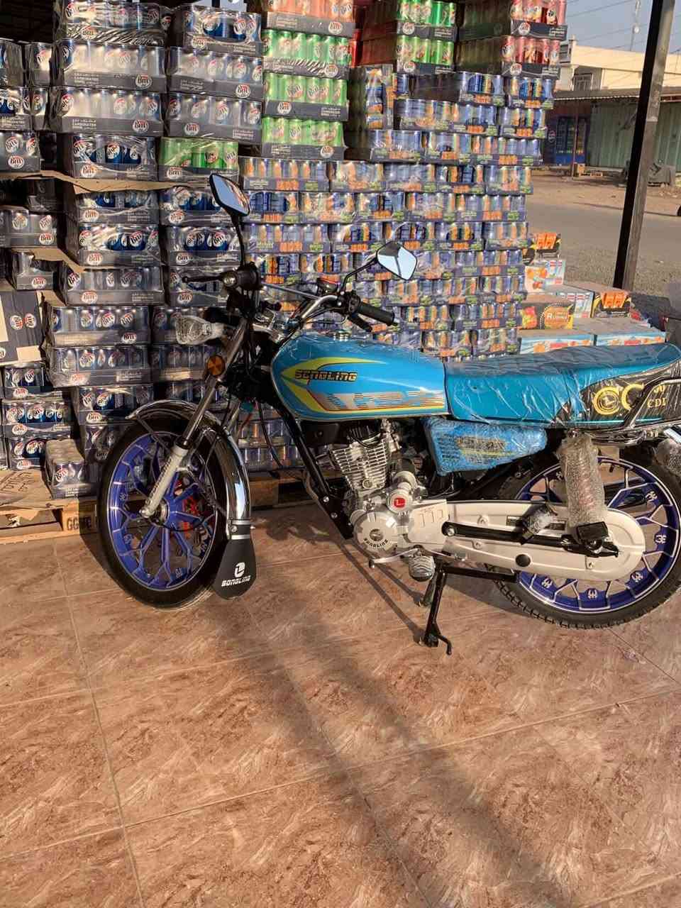 سلام عليكم سيفان ٢٥ جديد صار شهر مِہטּ خذته رمبه جديد اي نقص مابي كامل مكمل اوراق مابي لان لفك قصط يلا 
سعر٧٥٠ 
رقمي ***********
