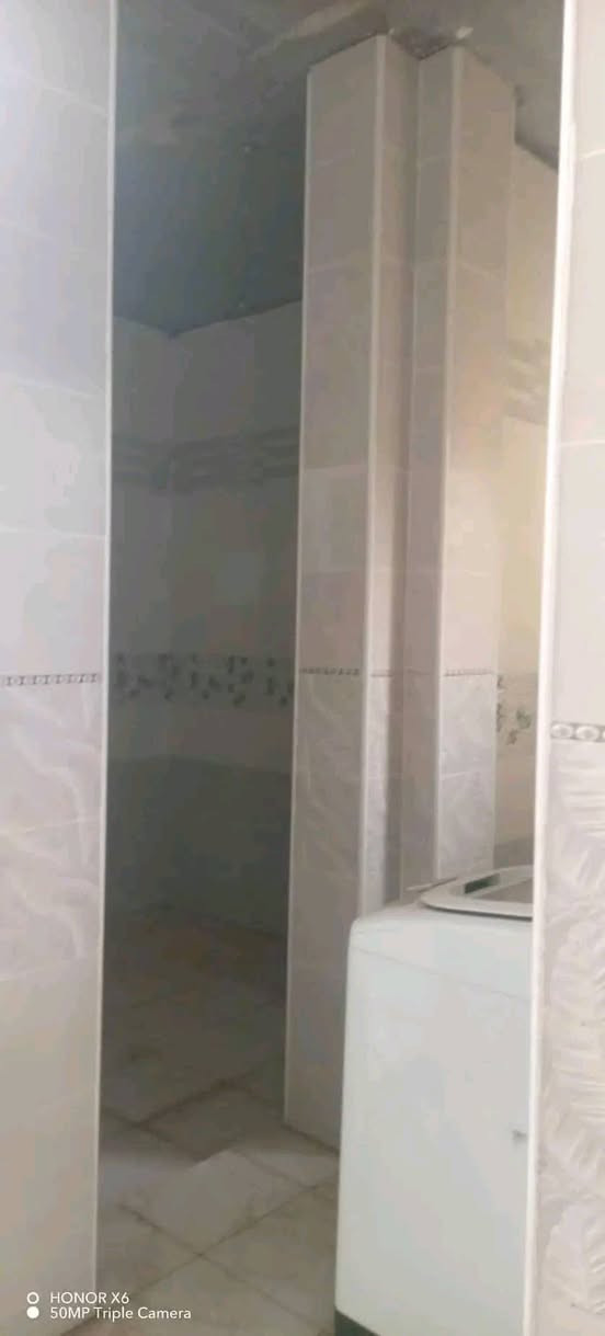 اعلان 
بيت بالجربوعيه الاولى مساحه 300ركن
 بظهر شارع ٤٠ 
سنة البناء ٢٠٢٤ نقصه ارضية وسقف جبسن بورد
يتكون من غرفتين وصاله ومطبخ واستقبال وصحيات داخليه وخارجيه 
 السعر الكلي ١٩١
مطلوب للمصرف الاسكان ٦٦مليون 
١٢٥ بيد البائع و٦٦ تسديد شهري كل شهر ٣٣٠

 تفاصيل اكثر مراجعه مكتب الساعي للعقار
او الاتصال بالارقام التاليه 
***********
***********
***********
عنوان المكتب سايدين حي الشرطه مكتب الساعي مقابيل اسواق ريتاج 🧿
