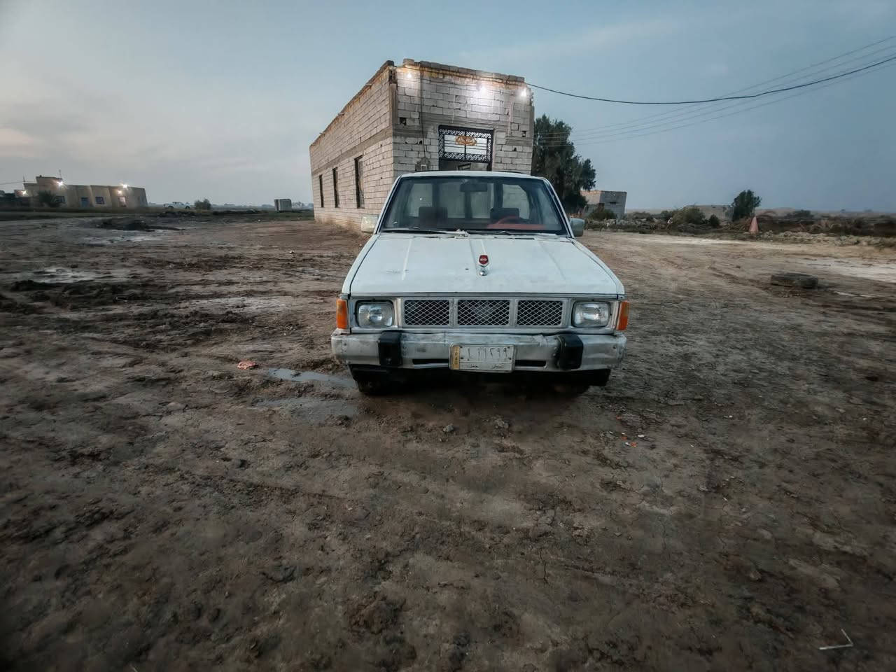 السلام عليكم للبيع نيسان 92 رقم مثنى مشروع وطني محرك وكير وشاصي على شرط سياره حلوه نضيفه جاهزه من كلشي مالت جناي نضيفه ترايك وين ماتريد سعر 27وبي مجال. مكان سماوه الخضر ***********
