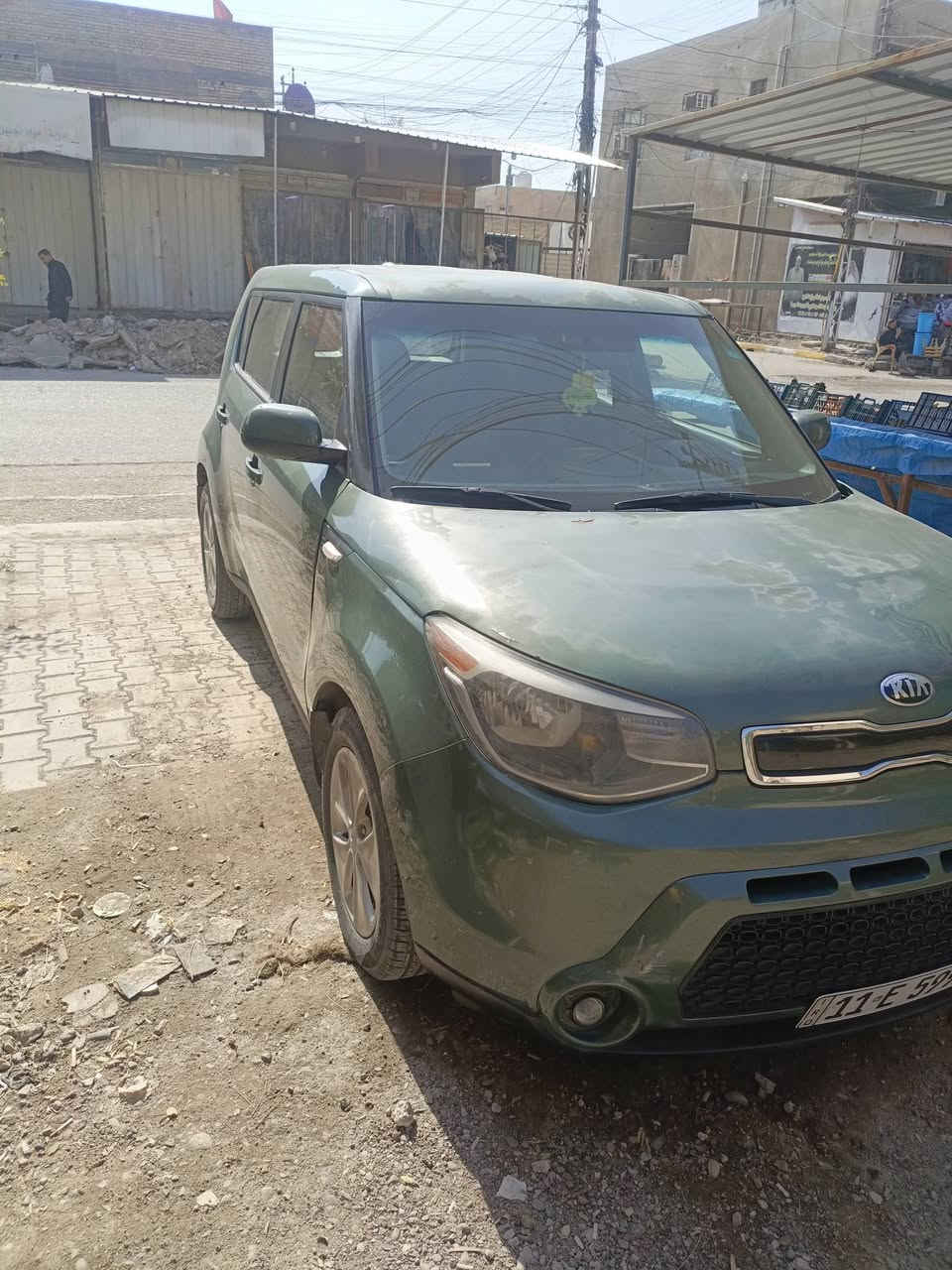 السلام عليكم
كيا سول للبيع موديل ٢٠١٤ وارد امريكي رقم بغداد بسمي 
جاهزة من كلشي محرك ١٦٠٠  قمارة وبنيد بيهن جراد 
مواصفات نص فول  السونار مع الصور 
السعر ٩٥ ورقة وبيها مجال بسيط 
*********** مكاني بغداد
