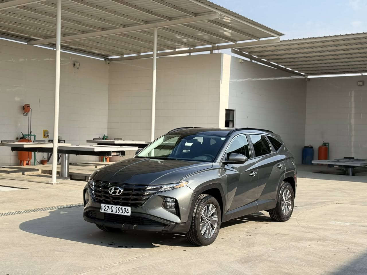 السلام عليكم 🙋🏻‍♂️🌹
للبيع هونداي توسان موديل 2023 هايبرد بانزين لون مميز زيتوني وارد أمريكي ضررها كما موضح بالصور تبديل جاملغ الأيسر وصبغ ربع بنيد فقط بيها ايرباك ستيرن فقط وراجع سستم بلادي السياره دخول وترقيم جديد هزه جديده رقم أربيل تحويل ثاني يوم سياره جديده بمعنى الكلمه وجاهزه ماشيه 53 مشي أمريكا ترايها زيرو كير محرك صدر تبريد مكفولات بوضع الشركه 

مواصفات 🚘🤍

شاشه كبيره لمس كامره دواره 

بصمه تشغيل بصمه ابواب 

تشغيل عن بعد 

سايد بريك بصمه اوتو هولد 

كير بصمه لمس 

كشنات تدفئه كشن كهربائي 

صندوق بصمه 

اشاير بالمري 

تبريد قطعتين

رادارات بالمري جانبي خلفي 

مسار خطي سياقه ذاتيه توقف ذاتي عند الاقتراب 

فول تحكم استيرن أربع جهات بلوتوث حاكيه واي فاي 

ثلاث انظمه قياده سمارت ونورمال وسبورت sport 

نظام ECo 

داخلها لونين 

4x4

ويل كب مع تخم تاير جديد 

للاستفسار *********** علي 

علي مكاني بغداد البياع السعر 172وبيها مجال ❤️
