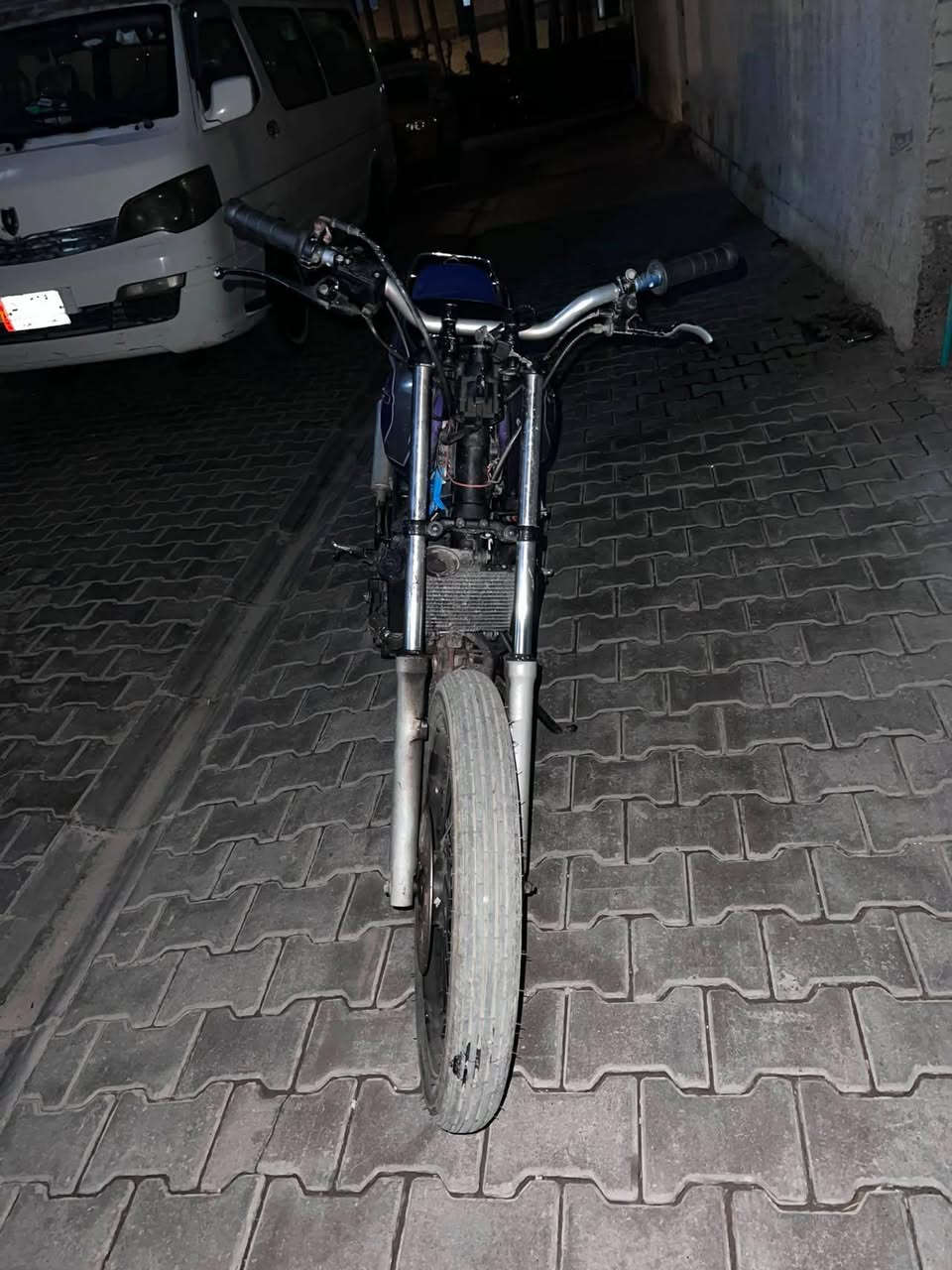 ياماها قفاز بلادي مكينه 60 مكفوله كابريتر كاوسكي تحوير: راديتر :دبه دهن: وخبط :ودهن مكينه: او شرط نكره سلف: السعر 500 وبيه مجال : التواصل *********** واتساب فقط
