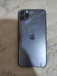 آيفون ١١ برو ماكس • ٢٥٦ • ظهر مكسور