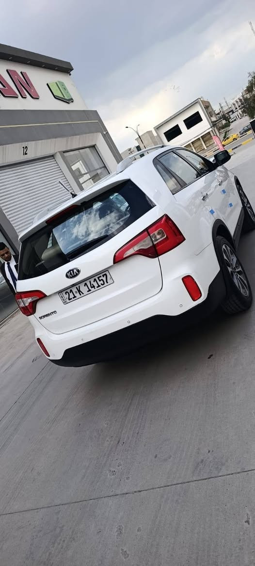 سورنتو 2014 خليجي فول مواصفات عدا الفتحه
كفالة عامه من الصبغ والتبديل 
ماشيه 125 حقيقي سياره جديده وضع شركه
سنويه وهزه جديد لل ٢٠٣٠
محرك ٤ شرط جديد كير صدر كلو جديد

سعر مناسب جدا 168  قفل ببيع نقد فقط مكاني القياره 
*********** مكلف بالنشر اتصل على صاحبها
