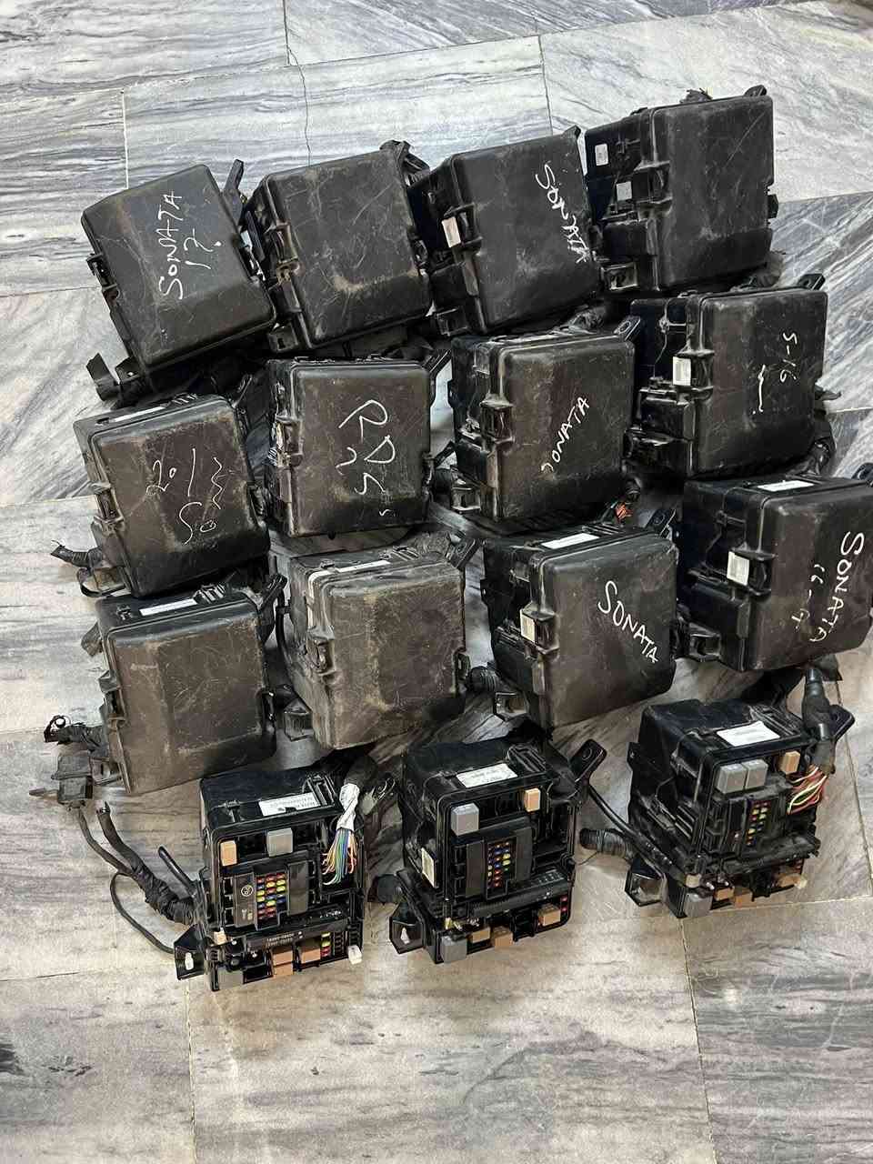 تم وصول قواعد فيوزات مستعمل فتح حاوية    
اوبتما-سوناتا 2017-2019 
متوفر جملة او مفرد 
ابو موسى للادوات الاحتياطية للسيارات الكورية 
سوق بغداد مقابل وزارة التربية 
للتواصل / *********** 
*********** اتصال + واتساب
