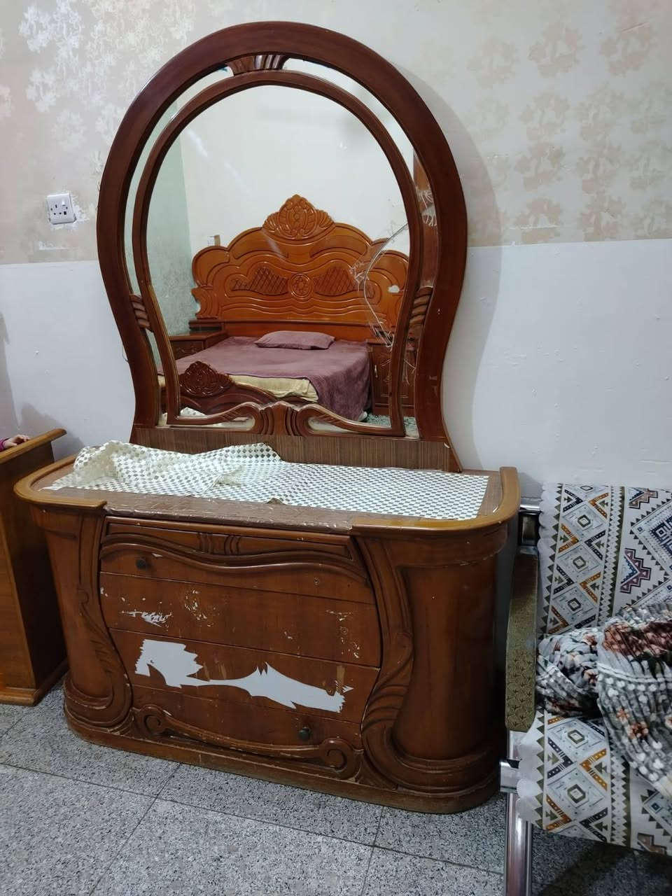 سلام عليكم
غرفه للبيع نجاره عراقيه
عدد القطع موضح كامل بالصور
مكان ناصريه مركز
سعر 650 الف وبيه مجال
اي استفسار ***********
