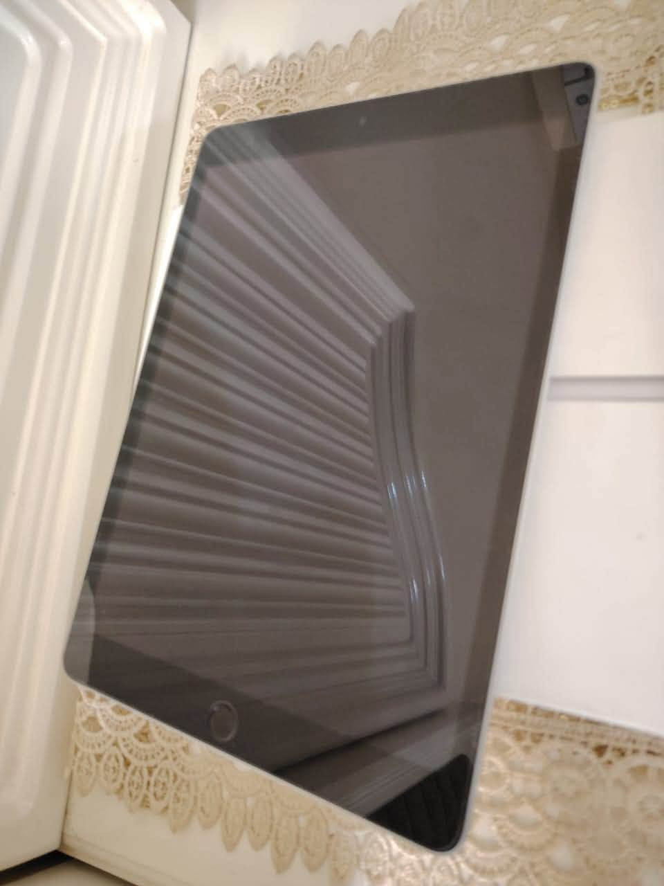 ايبادو للبيع
الذاكره (64GB) يحتوي على بصمة مدمجة بزر التشغيل جهاز نظيف واستخدامه قليل ما داخل صيانه ابد ومابي كل خدش لا بالضهر ولا بالشاشه مثل ما موضح بالصور يحتوي على كفر ضهر وشاشه ويصير ستاند
سعر الجهاز 260 وبي مجال بسيط
مكاني الانبار_الكرمه
للاستفسار ***********
الشراي خاص او اتصال
