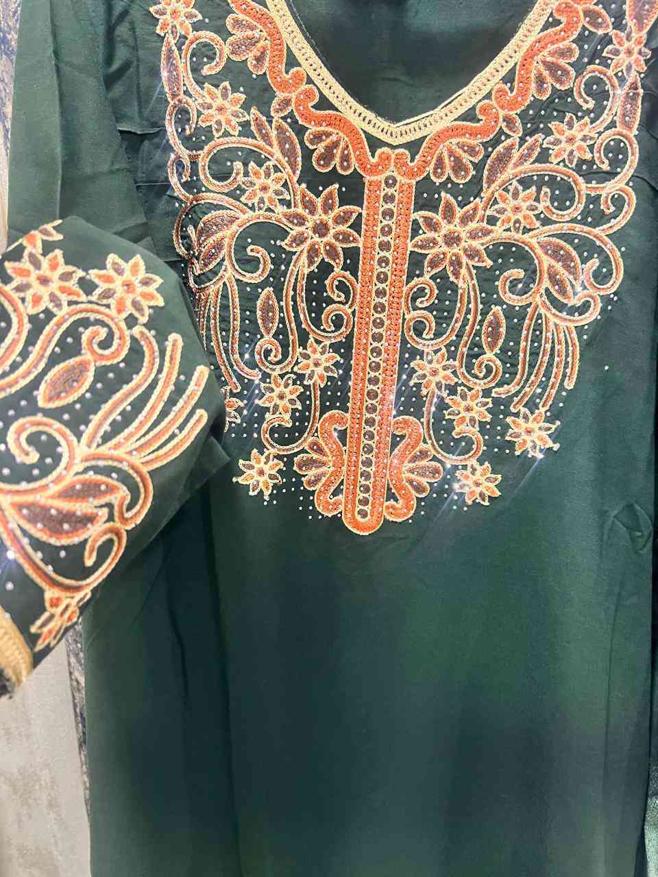 مخور كشمير كوالتي جدا ممتاز 
توفر بموديلات ٢ 
سعر القطعه ١٥ الف فقط
الرقي والجمال والسعر المناسب يمنا وبس 

🌺🌺
للطلب لطفا  مراسلة البيج أو تنورونا  للبوتيك حله شارع ٦٠ مدخل شارع الحسينيه


**إذا كنت صاحب هذا الإعلان وتريد حذفه لأي سبب، رجاءا أرسل رسالة إلى الدعم الفني**