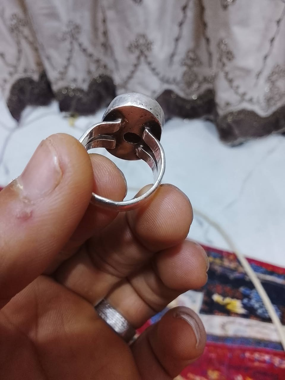 السلام عليكم فيروز  نيشابوري حجر ايراني أصلي وصياغه عراقي خا لصه 925 للبيع سعر 100وبي مجال

رقم ***********
