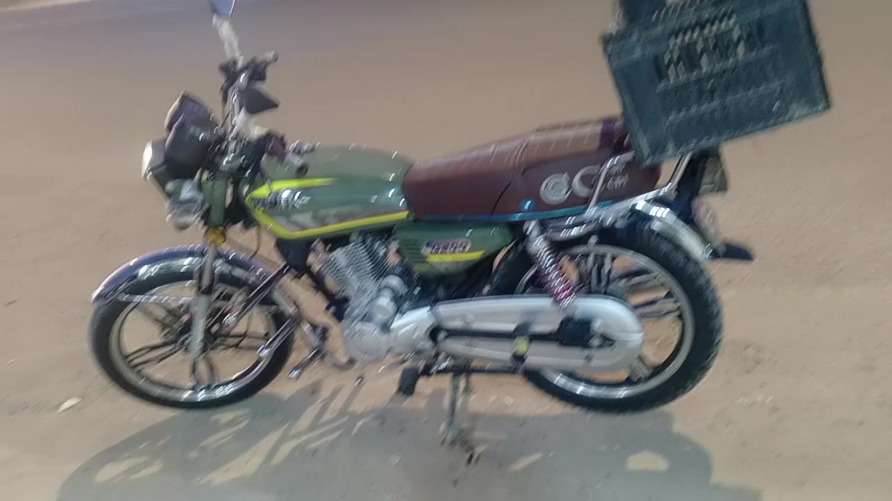 سلام عليكم ورحمه الله وبركاته 
سيفان موديل 24 
بعده  طك باكيت برقي واحد ما مفلول
كهربائيته بعده طك باكيت 
اوراق كامله منفيس 
الاستفسار أكثر الرقم صاحبه ‏‪***********‬‏
