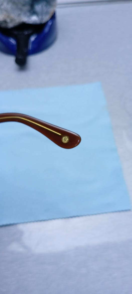 نظارة ماركة GREYDER
موديل: وايفارير
قياس: 57
عدسات بوليكاربون
فلتر: بوليرايزد لحماية العين من أشعة فوق البنفسجية 
قطعة نضيف جدا جدا( جديدة)
للاستفسار: واتس اب ***********
