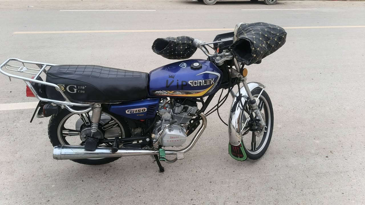 سلام عليكم دراجة للبيع نوع سيفان موديل 2020 مكينه مچفته جديد السعر 450 العنوان تكريت القادسيه والمو شراي لا يتصل ولا يكسر بل حلال رقم الهاتف ***********
