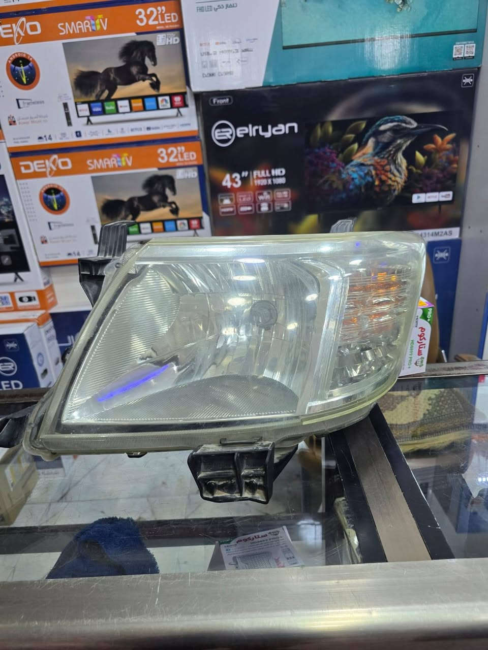 زوج لايت فلاونزه 14 اصلي مال الشركه مستخدم شي قليل السعر 200 وبي مجال الاتصال *********** الخاص مسدود عمارة, ميسان
