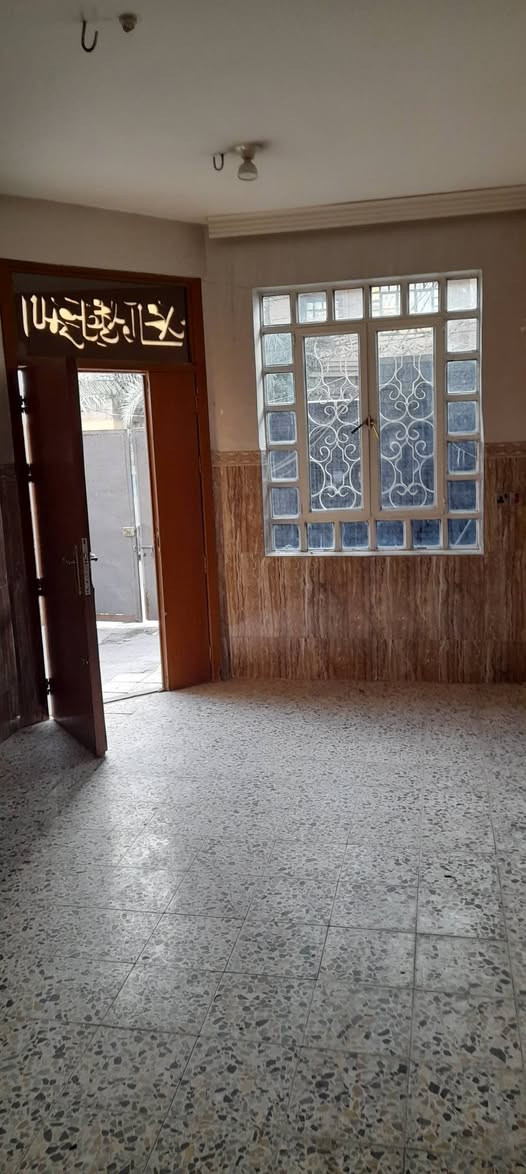 بيت ١٠٠م حي التعاون بناء ٢٠٠٩ لبيع ٢نوم ٢حمامات
مع مطبخ استقبال قرب مرطبات ١٥ شعبان سعر
٢٣٠ قابل للتفاوض مكتب العقاريون ***********
