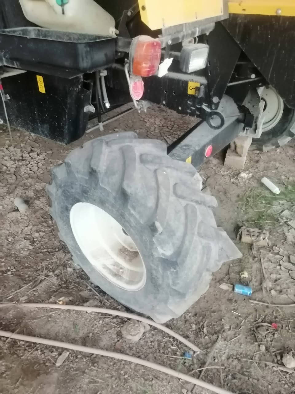 سلام عليكم البيع حاصوده موديل ٢٠١٧ جديده كله على وضع الشركة مشتغله ١٥٠٠ ساعه الاستفسار ***********
