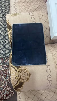 آيباد ١٠ • ٦٤