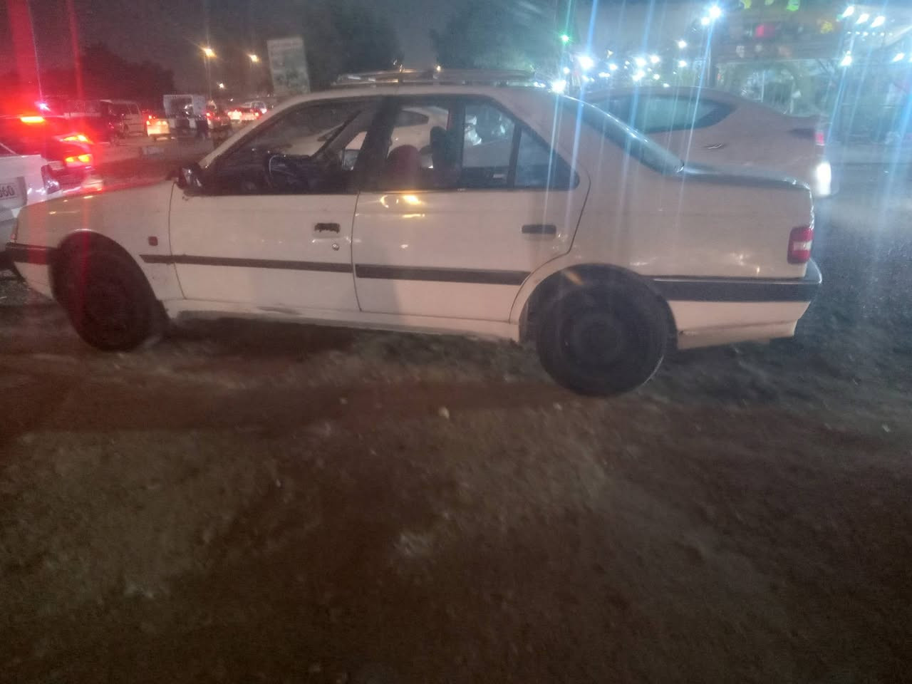 بيجو لبيع
السعر ٢٧ 
مكان النجف نصر مهندسين 
***********
