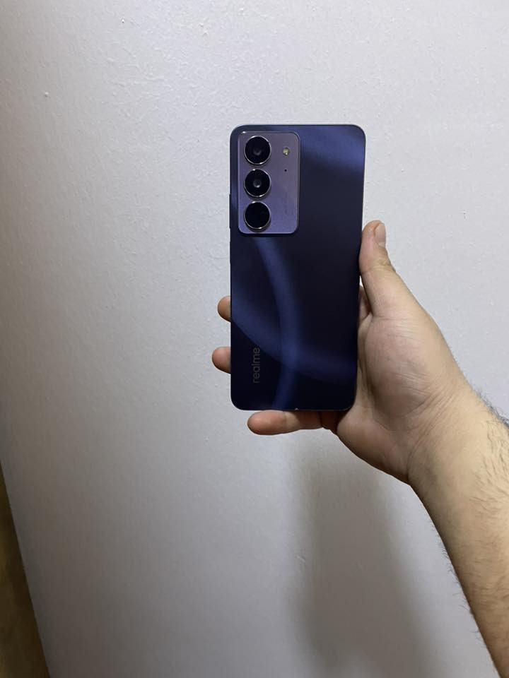 ريلمي 
C75X
مستعمل شي قليل 
ذاكرة 256
قفل من الاخير 
170 قفل قفل 
مكاني ايسر سايدين البحرين 
***********
عجبك تعال هلا بيك ماعجبك لاتكسر بحلال الناس 
اغراضو كاملا
