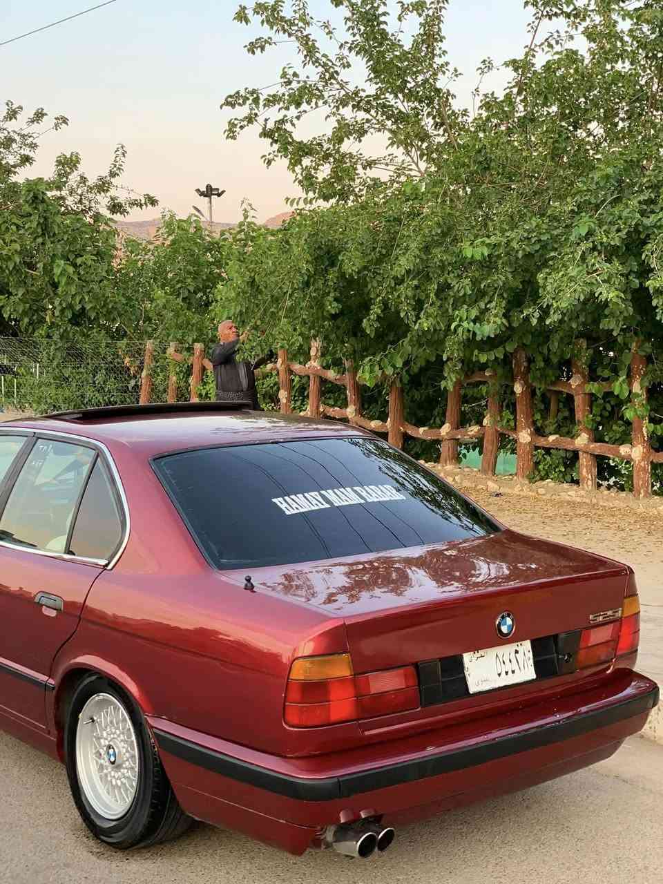ماشاءالله لەماڵی هەموولایەک
Bmw 1991 525i
قەپات مواسەفات بەس گێڕ عادی 
ئاڕم پلاستیک ئاڕموو ئەوەلیات بەشەرت
پێش پان هەموو گیانی لەسەر دەقی بیلادی خۆی ماوە سبوخ عامە بۆ جوانی 
سلایت کوشن جلد ناو سپی کوشن سیاحی چوار جام کارەبای ٧ کەلە  تەبریدەکەشی مەزبوتە تەنها دوگمەی ئەیسیەکەی ئیش ناکا 
جەمپەکی زۆر بەسیتی پێشی هەیە جێگای باس نیە شانسیو سەرە دەبلو بەدەنەی نەگرتوە 
گێر مەکینە توندوو تۆڵی بەشەرت 
کارەبایەتی گشت گیانی بەشەرت 
لە ماڵەکە بێمنەتم چت حەز لێبوو بەشەرت چوار تایەو ویلی حەسیری لۆکی لە ژێرە  بۆ مەسرەف مەگەڕێ 
سعریشی ٥٢$ ماجال 
شوێنم کۆیە بۆ زانیاری زیاتر پەیوەندی بکە  ***********ڤایبەروو وەتس ئەپی لەسەرە
