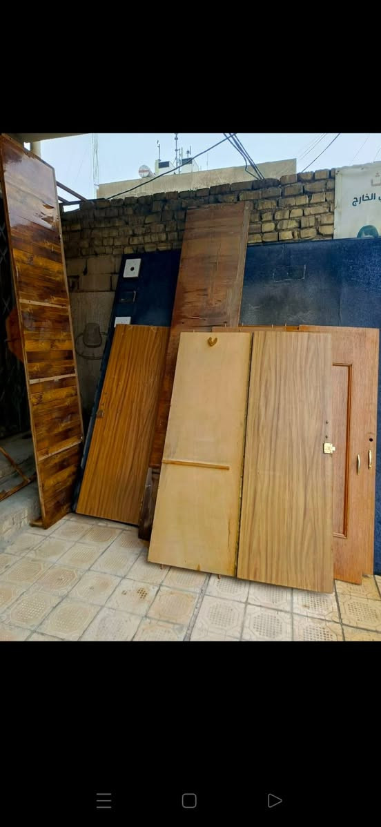 سلام عليكم اخوان غرفه اخشاب للبيع نقص جربايه فقط مكاني بغداد السعدون سعر 150 قفل من الاخير وماكو هيج نضافه بهيج سعر للاستفسار ***********
