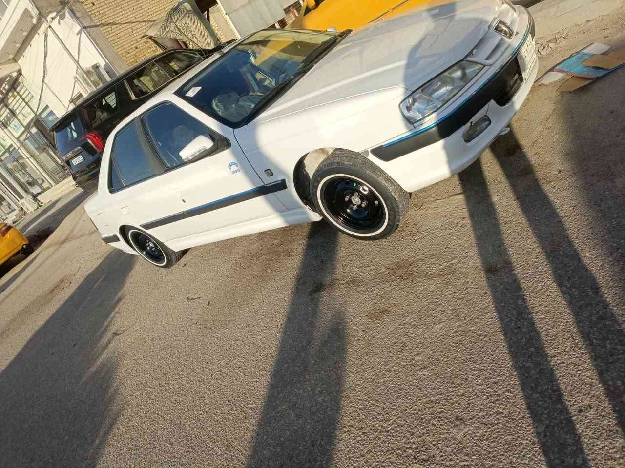 السلام عليكم بيجو بارص 2018سياره جاهزة مكينه كير تبريد حداديه كهربائيات تخم تاير سياره حره مداور مكفوله من الضربه بيها بارد بل جاملغ الامامي فقط سعر ٦٠وبيها مجال رقم قادسيه  ***********
