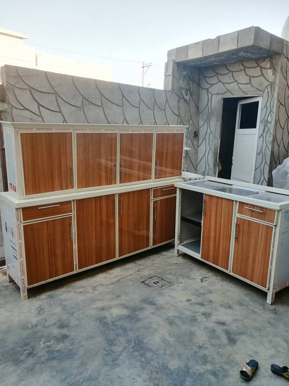 البيع السعر 300 ألف وبيه مجال نضيف ***********
