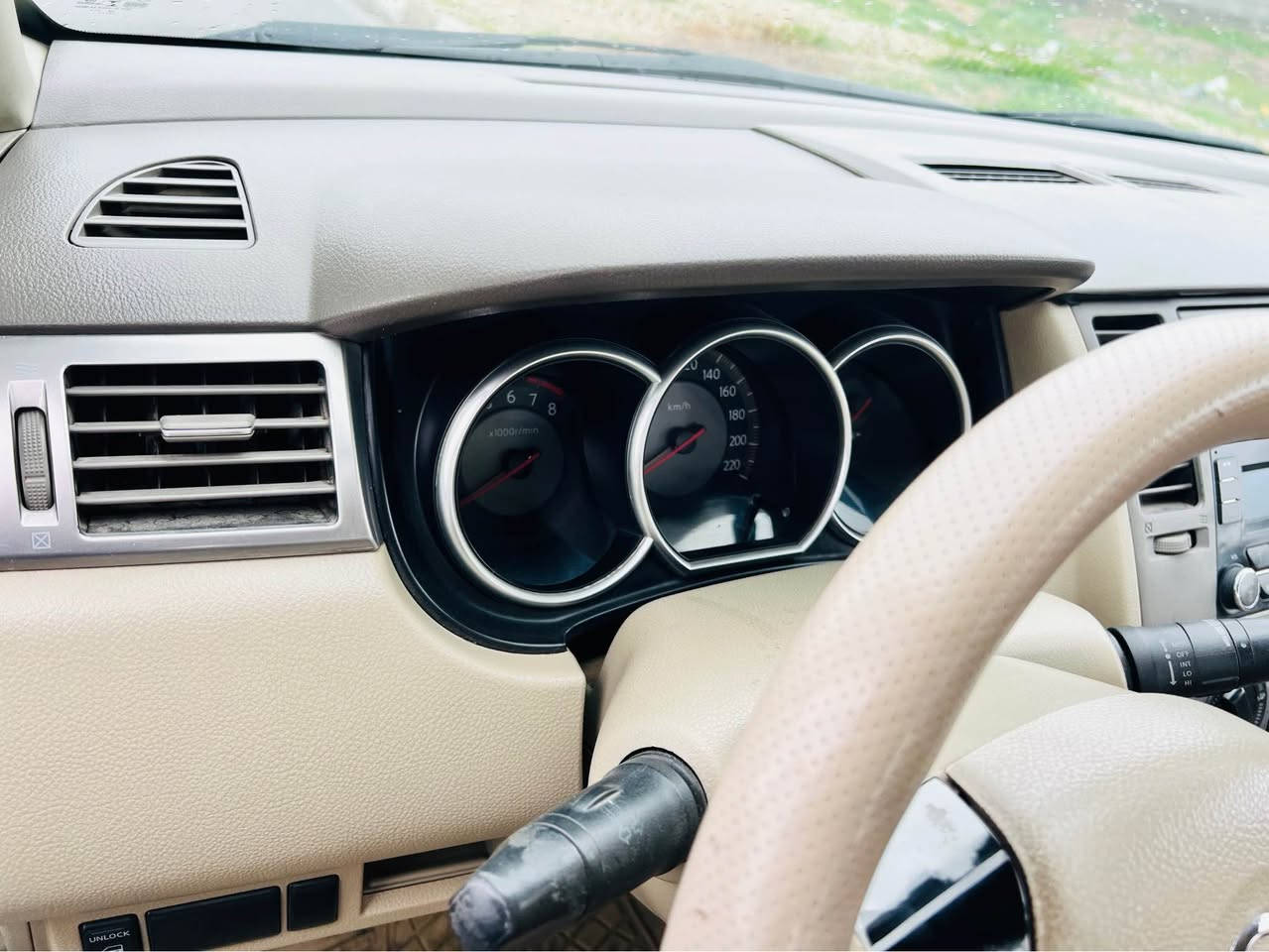 نیسان تیدا2008 کلین بێ سبوغ بێ لێدران یەک دەستە 
لەسەر دەقی شەریکە مایتەوە ناوزەرد گێڕ عادیە گێڕومەکینەی نەکراوەتەوە زۆرپاک ماوەتەوە یەک دینار 
 مەسرەفی تێدا نیە تاقم تایەی لۆکی بۆبستراوە 
هیچ شوێنێکی کاڵنەبۆتەوە زۆر 
سحری 83محملە
شوین هەولیر:*********** أربيل, العراق
