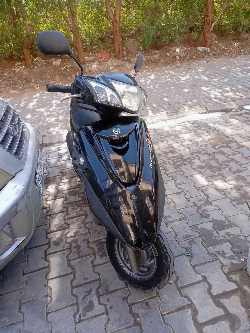 السلام عليكم للبيع عندي دراجه بريز بغبغاء نوزل الدراجه كفاله عامه كفاله جديده مابيه نقص تأخذه من الباب كله كامله أوراق كاملة سويجين الدراجه بيه مكاني بغداد العطيفيه السعر 800 وبيه مجال بسيط هذه رقمي *********** اتصال
