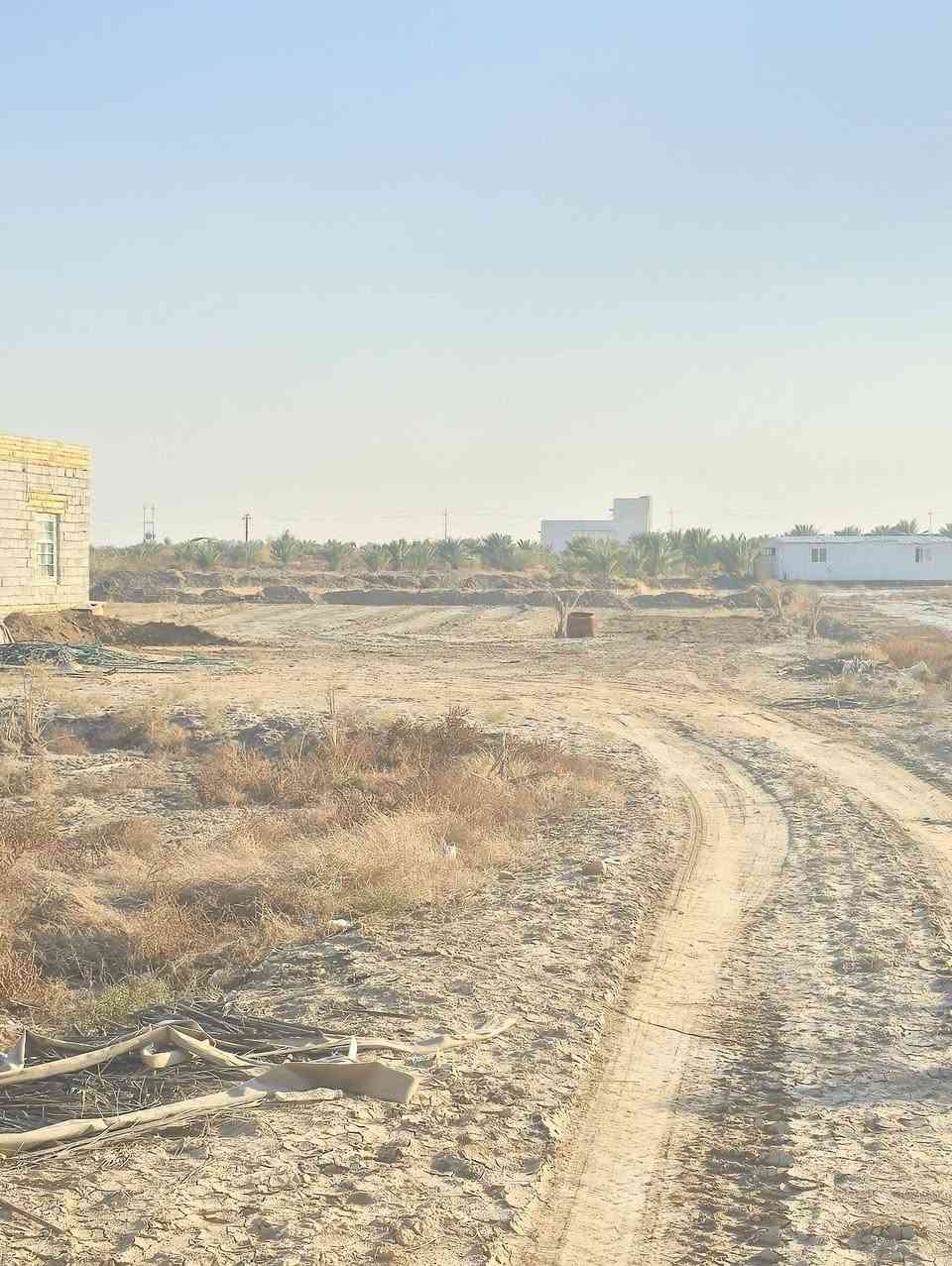 سلام عليكم 2دونم ونص معا بيت بلوك بنأ جديد علا طريق ديوانيه دغاره كاملت لخدمأت مأ وكهربأ نزلتها ٢٠٠متر فقط شارعه عريض ١٥ متر
سعر مناسب تنباع كامله او نص***********
