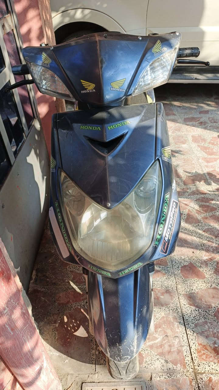 السلام عليكم سكنس فحل جبلي بوشة 55 اربع ولفات بلاد نوزل الدراجة تخبل السعر 650////// ***********
