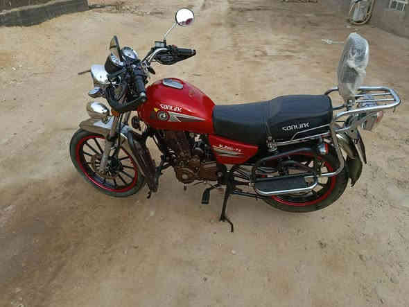 السلام عليكم ورحمة الله 
دراجة سونلك 2022 رقم دولي نجف بأسمي
دراجة حلوه وجديده محرك مبدل بوشه اصليه فقط 
السعر 1200 وبيها مجال مكاني نجف ***********
