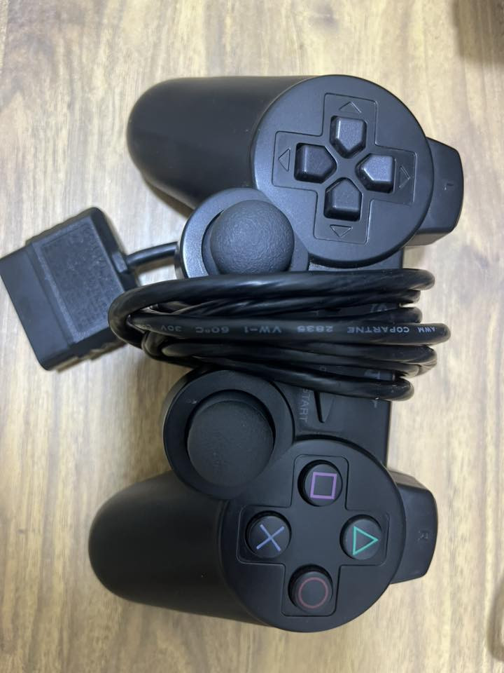 السلام عليكم
بلي تو للبيع نضافه عاليه 
يجي وياه بس ميموري و جوستك ما وياه فلاش
يشغل فلاش و هارد و قرص اصلي
و مثل ما موضح نضافته
السعر 35 الف 
مكاني البصره القبله عندي توصيل داخل مركز البصره فقط
للتواصل ***********
