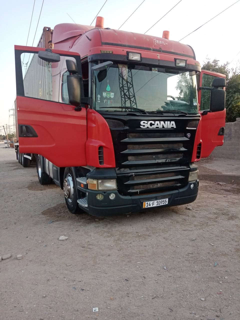 سلام عليكم 
البيع سكانيه 2005 السياره جديده خير من الله تبريد شغال لا تبخير و لا تنقيص راس و عربانه  عربانه اوربيه كير عادي3X3 رقم التليفون ***********
