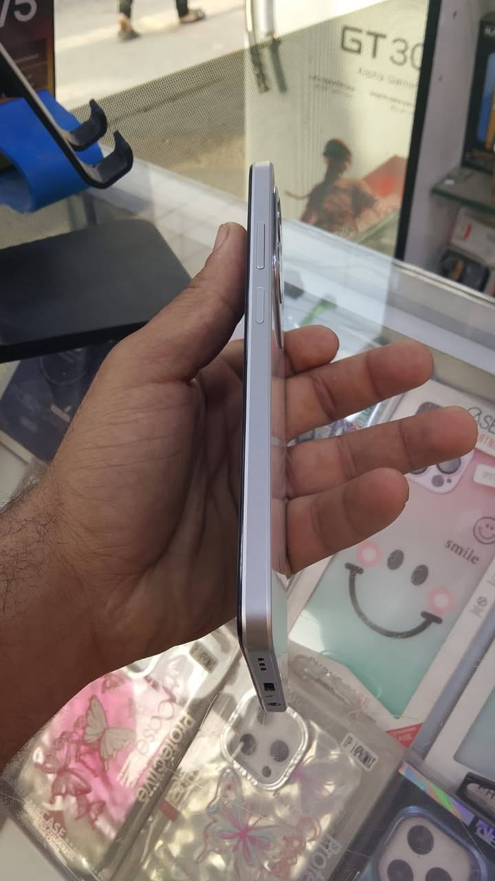 سلام عليكم oppo a40m
175 او مراوس ايفون فقط
ذ256
داخليه 12
بطاريه 6000
جهاز غني عن تعريف
مكاني بغداد شعلة توصيل ماعندي 
***********
