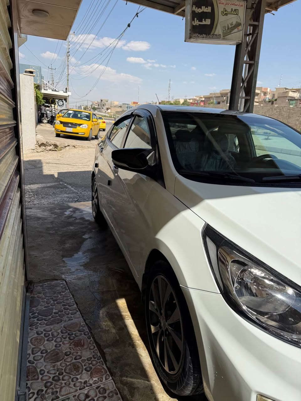 🚗 للبيع هيونداي اكسنت 2012 خليجي 

✅ فئة بلو فول
✅ محرك 1600 (المطلوب)
✅ مكينة وكير شرط
✅ تحكمات ستيرن
✅ أوتوماتيك
✅خمسه ويل كب 
✅تكوات عدد ثلاثه 
✅شاشه كبيره 
✅باقي مواصفات البلو معروفه
✅ بيها قطعتين مبدلات أصلي ومضبوغات شغل نظيف بوند وجاملغ الايمن 
✅ سيارة مرتبة وجاهزة للاستخدام
✅تحويل بشرط يوم 8/15
للاستفسار والمعاينة يرجى التواصل على الخاص أو الاتصال.
0️⃣7️⃣7️⃣2️⃣1️⃣2️⃣8️⃣4️⃣3️⃣2️⃣9️⃣ موصل, نينوى


**إذا كنت صاحب هذا الإعلان وتريد حذفه لأي سبب، رجاءا أرسل رسالة إلى الدعم الفني**
