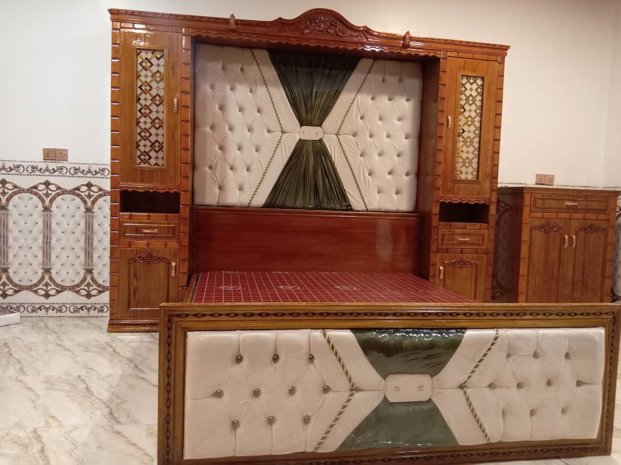 غرفة نوم حطاطة ٦ فردة طابقين  مع الملحقات
موديل مسرح شغل درجة اولى صبغ رش درجة أولى
معمل نجارة الأخوين
العنوان... بروانة  حي الشرطة قرب مدرسة عين العرب
الاستفسار  خاص او الاتصال على الرقم
***********
